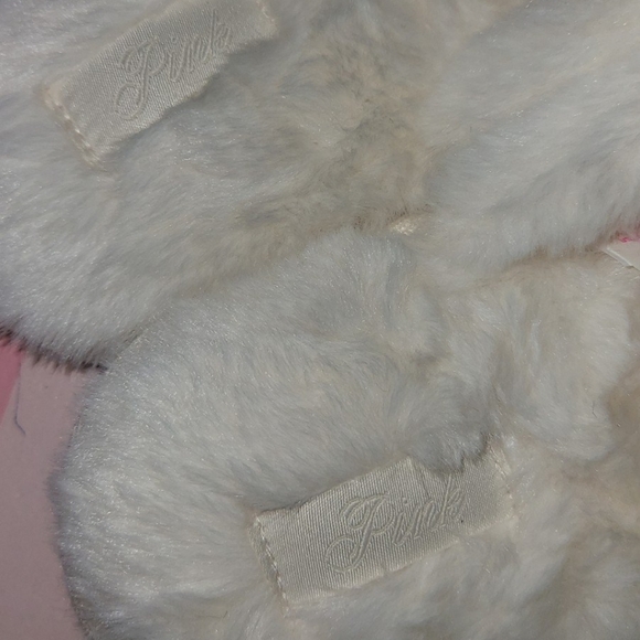 PINK VS Fuzzy Slipper size Large(9/10) New - Picture 4 of 8